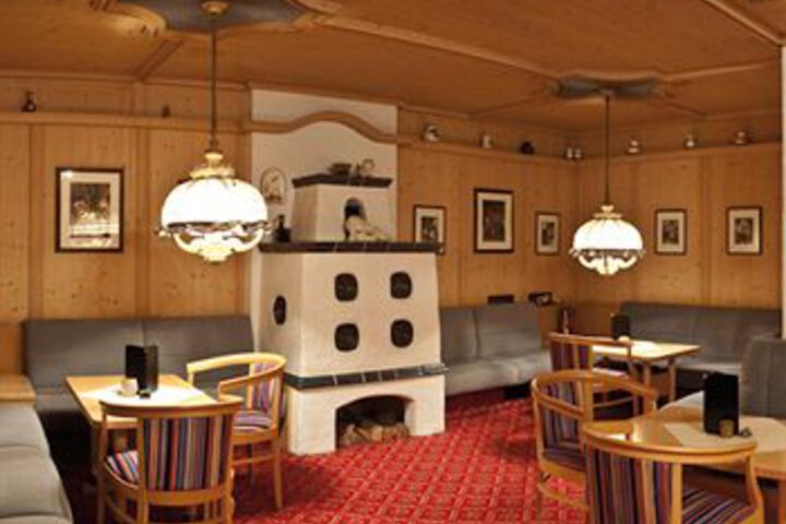 Hotel Interior 11 of 29