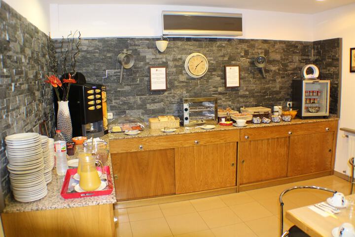 Room 16 of 35