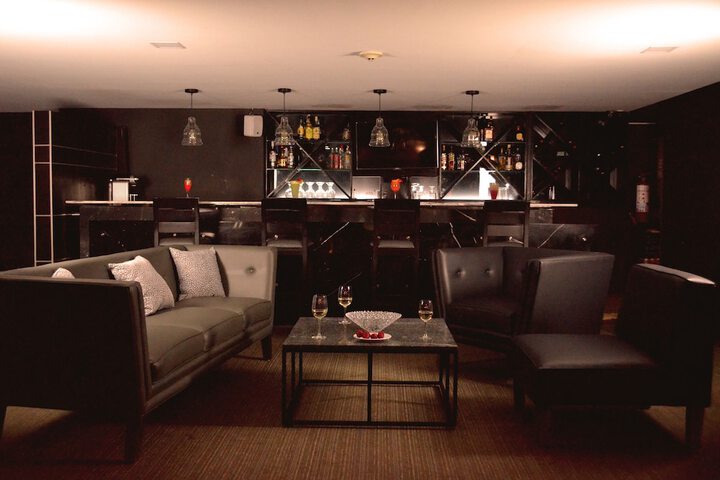 Lounge 99 of 118