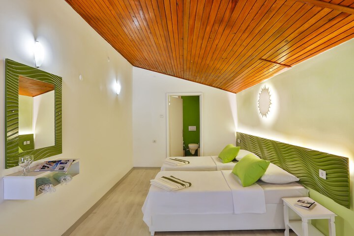 Room 28 of 54