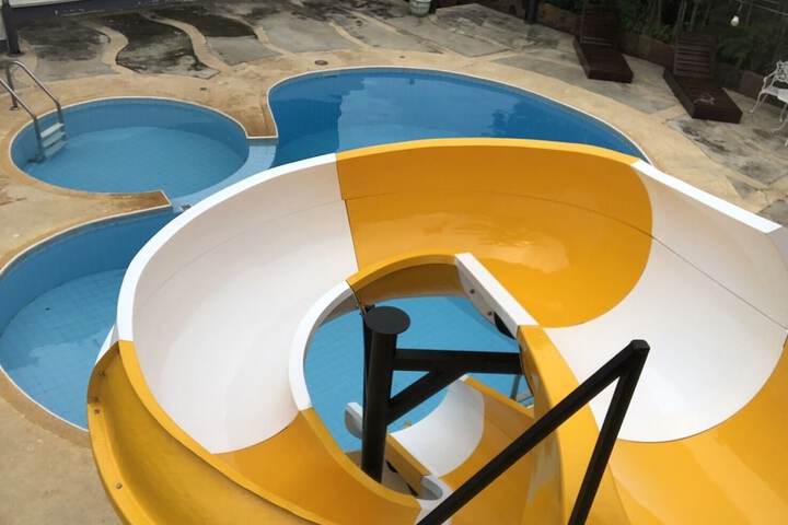 Pool 11 of 24