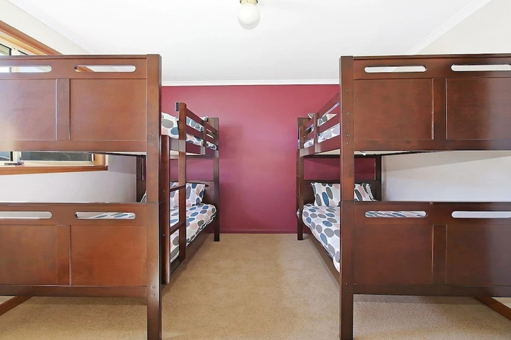 Room 6 of 11