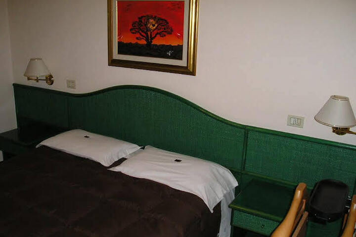 HOTEL CARLA