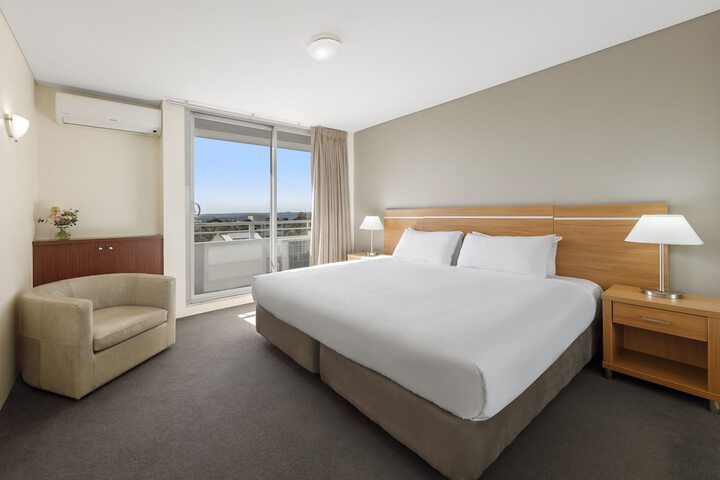 Room 3 of 80