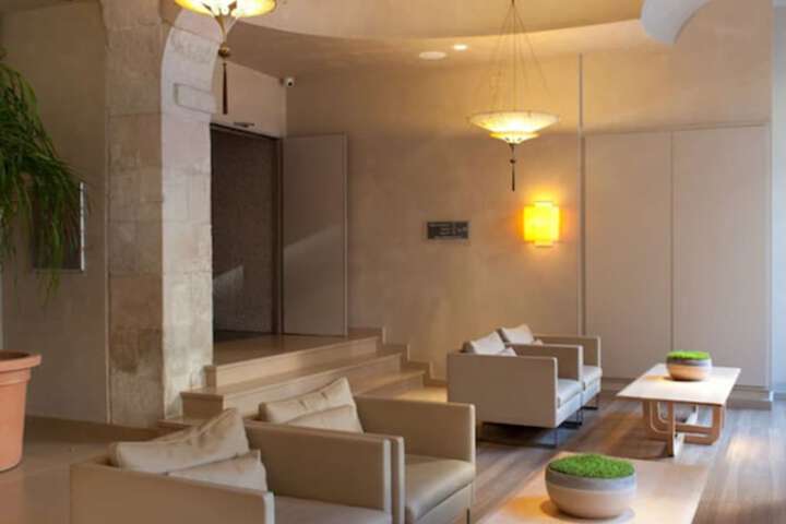 Guest Lobby