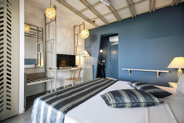 Room 3 of 56
