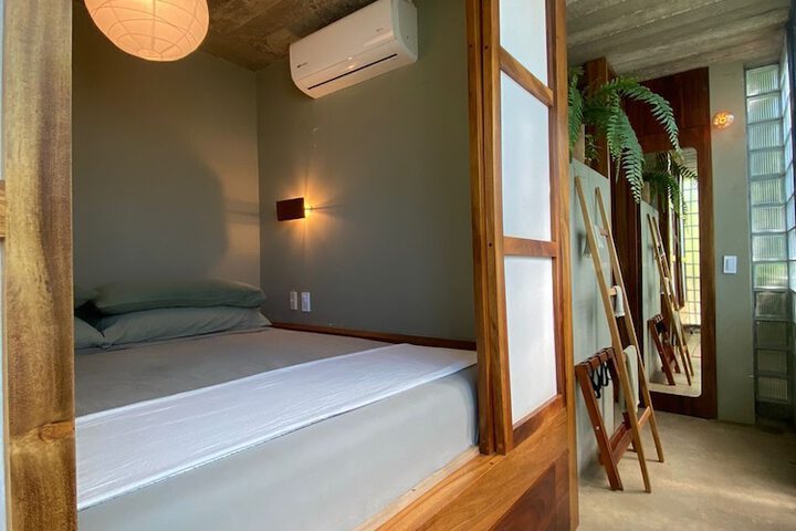 Room 15 of 26