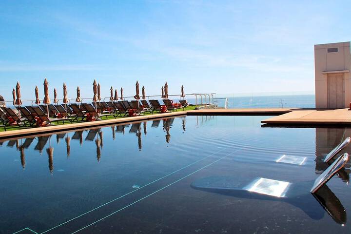 Pool Hotel