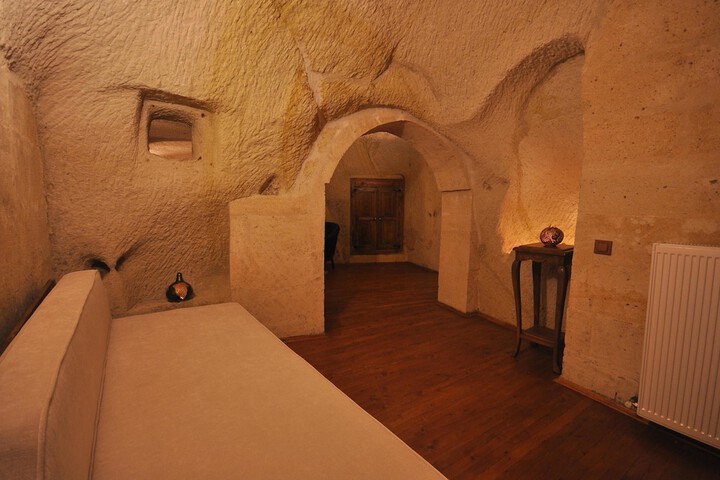 Room 10 of 31