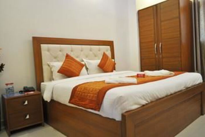 Room 9 of 21