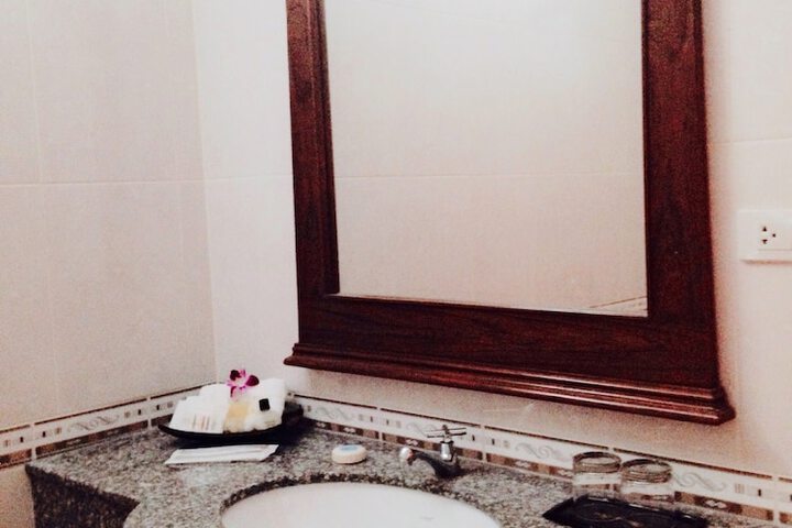 Room 46 of 147