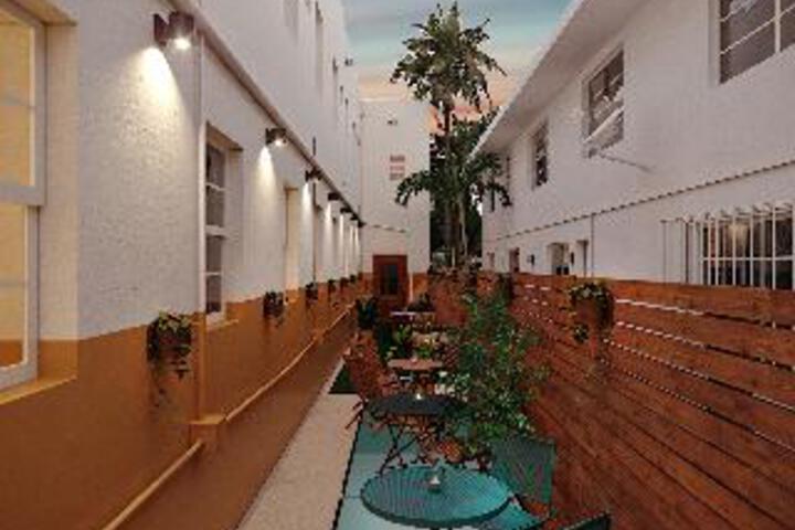 Jazz on South Beach Hostel