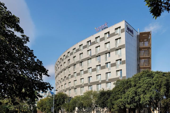 Hotel 91 of 100