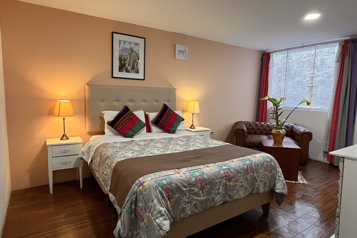 Room 11 of 28