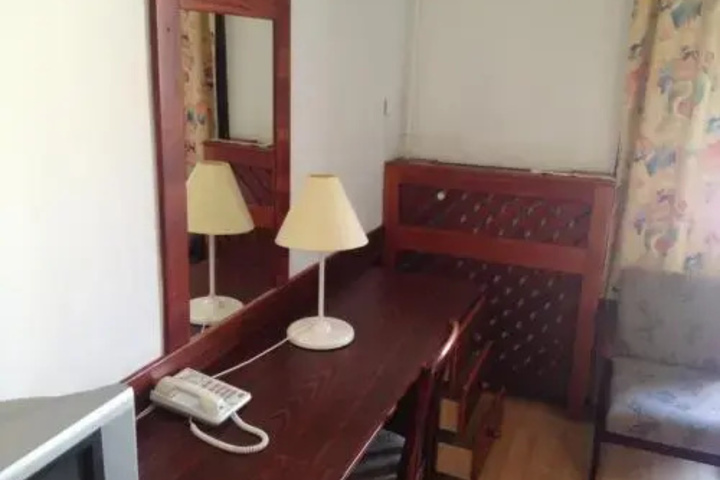 Room 2 of 9