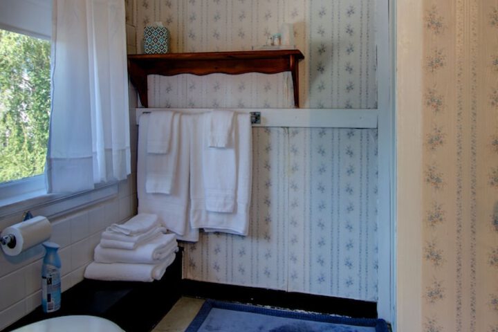 Room 74 of 408