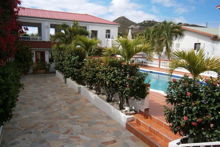 Hotel Pool