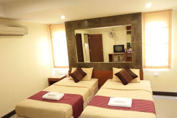 Room 9 of 48