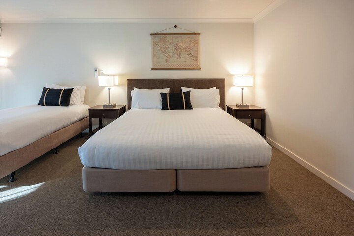 Room 19 of 120
