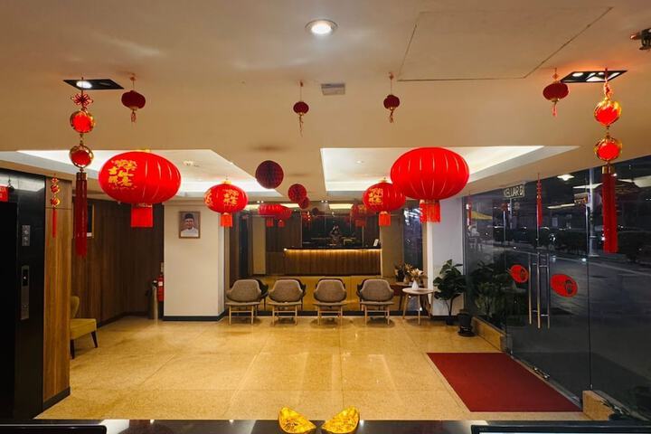 Entrance & Lobby