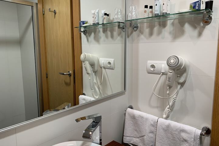 Room 33 of 52
