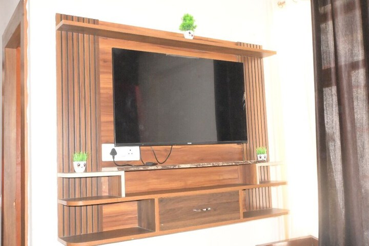 Room 9 of 50