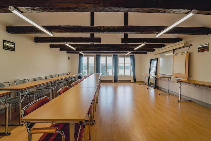 Business Center 137 of 148