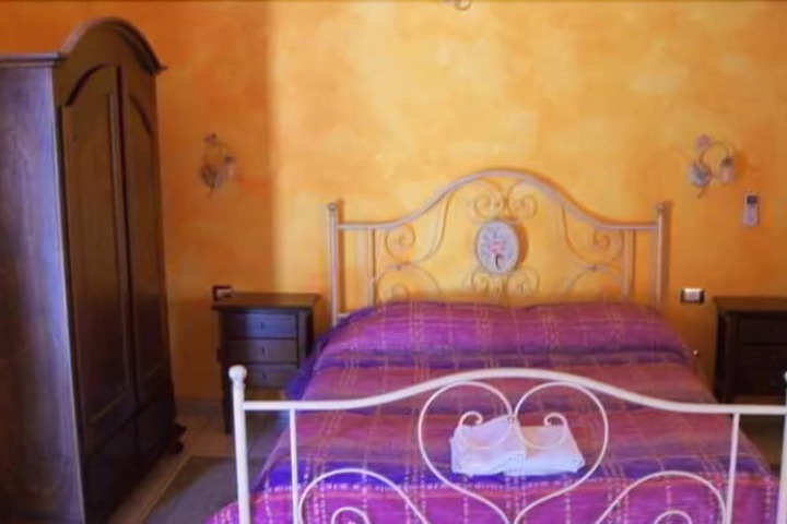 Room 2 of 22