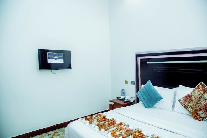 Room 27 of 79