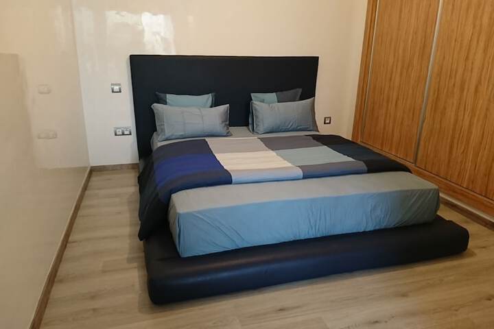 Room 4 of 38