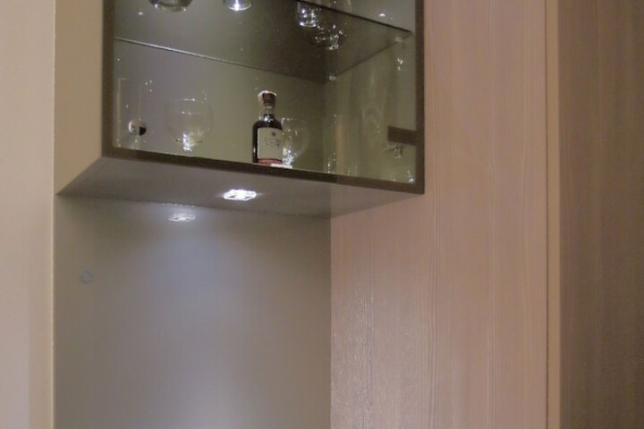 Lounge 7 of 29