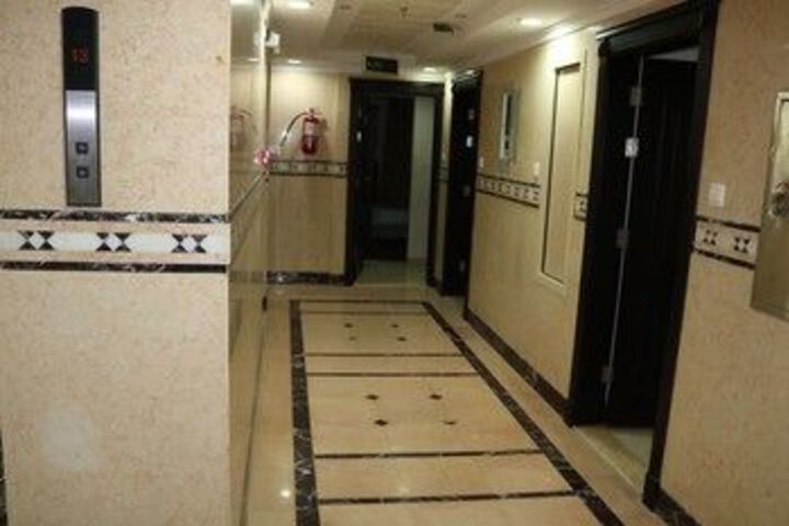 Ballroom/Hall 16 of 27