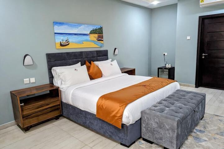 Room 4 of 34