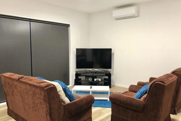 Room 4 of 15