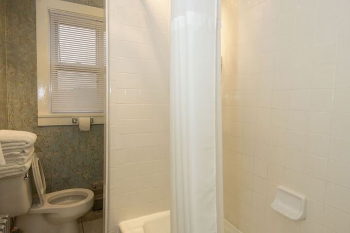 1 Queen Bed (11 of 45)