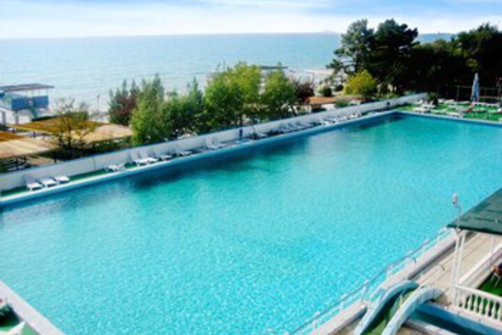 Pool 9 of 27