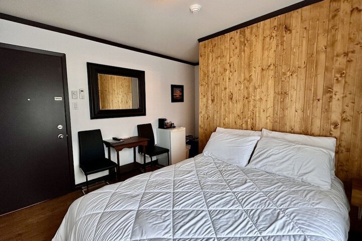 Room 46 of 81
