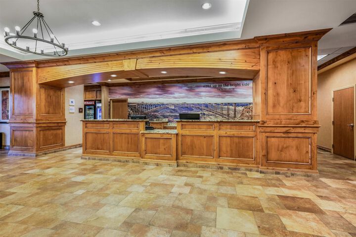 Entrance & Lobby