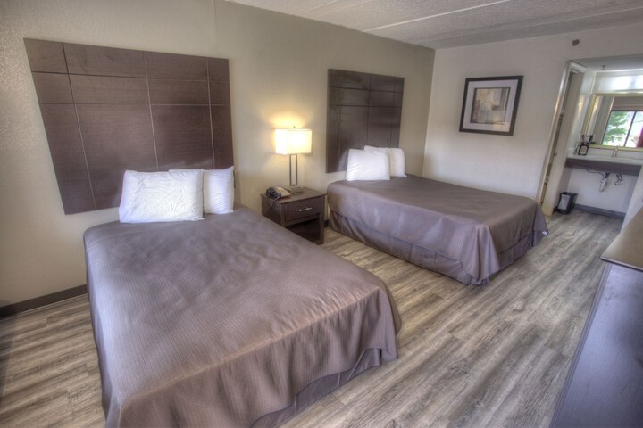 2 Double Beds (6 of 11)