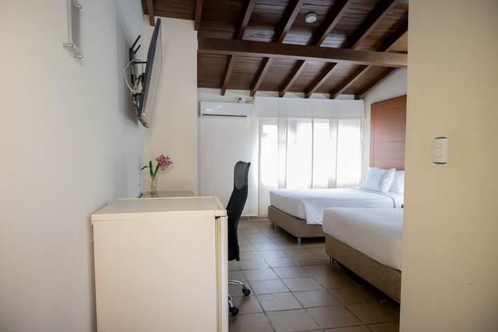 Room 26 of 120