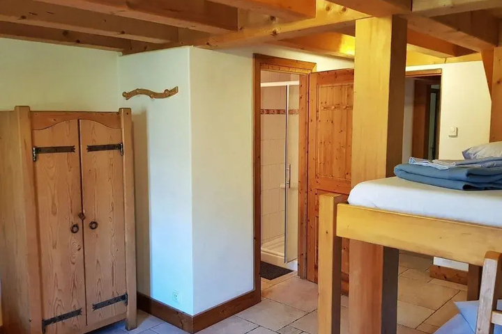Room 4 of 13