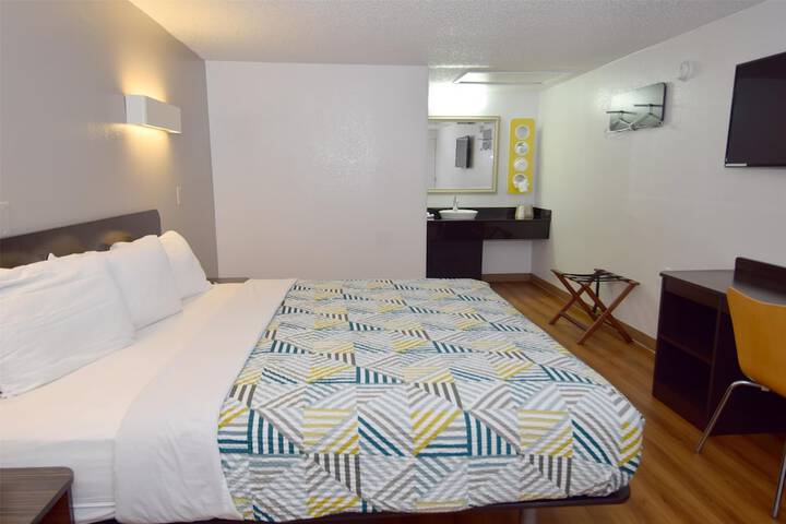 Room 3 of 26