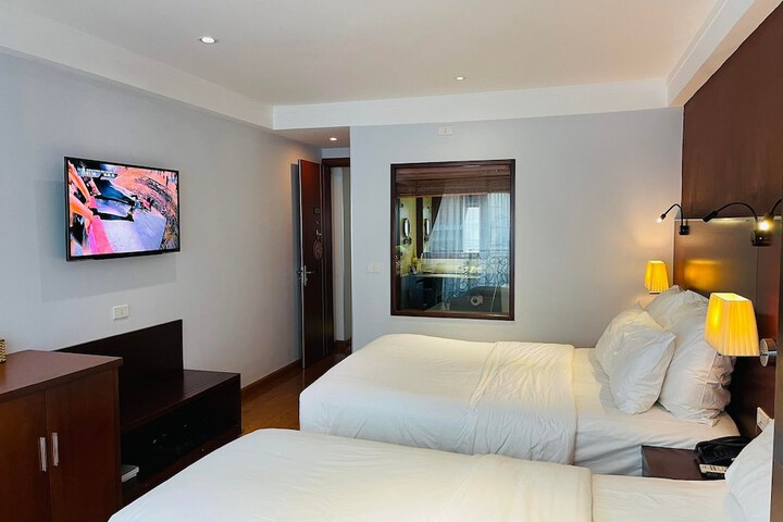 Room 14 of 30