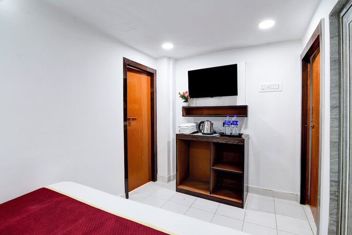 Room 9 of 33