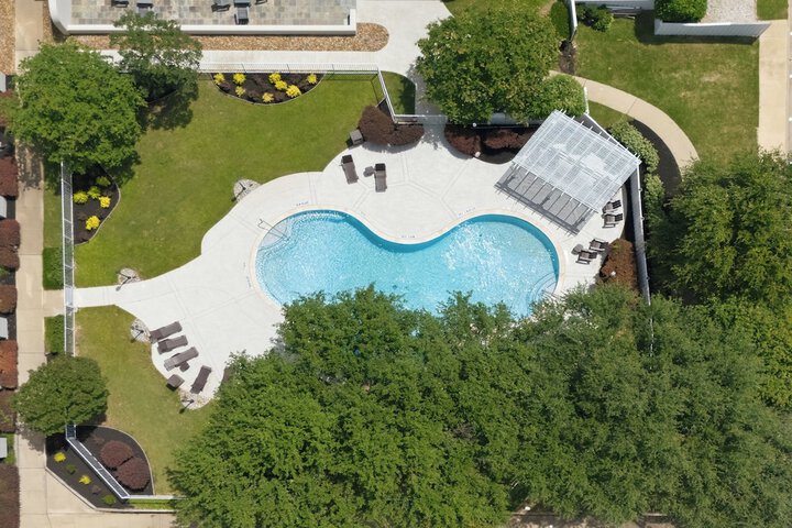 Hotel Pool