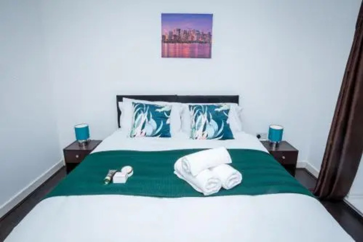 Room 4 of 18