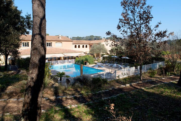 Pool 20 of 41