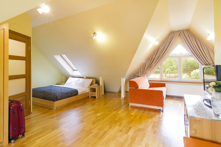 Room 13 of 68