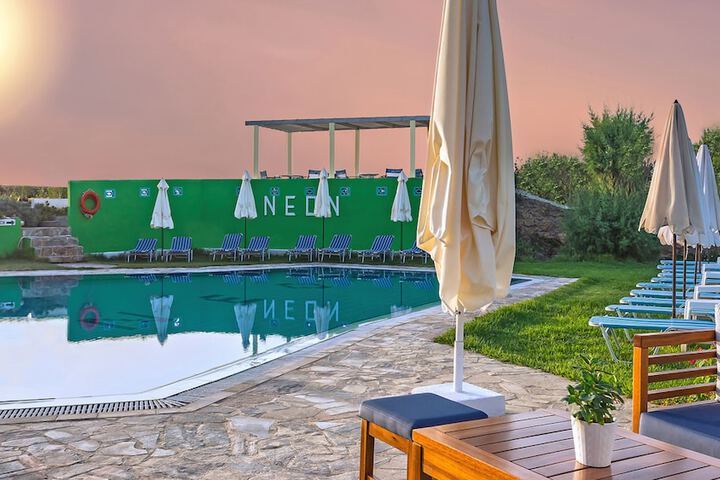 Pool Hotel