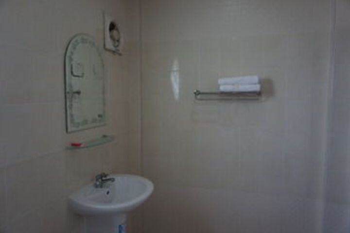 Room 5 of 27